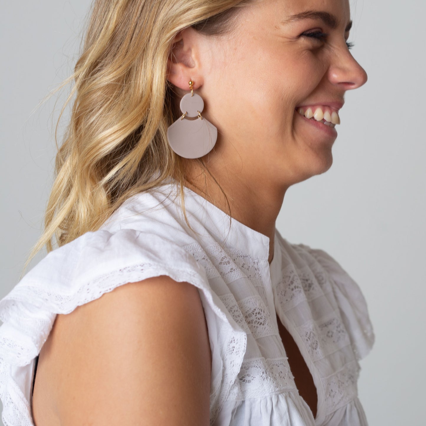 Pendientes Leda Beige