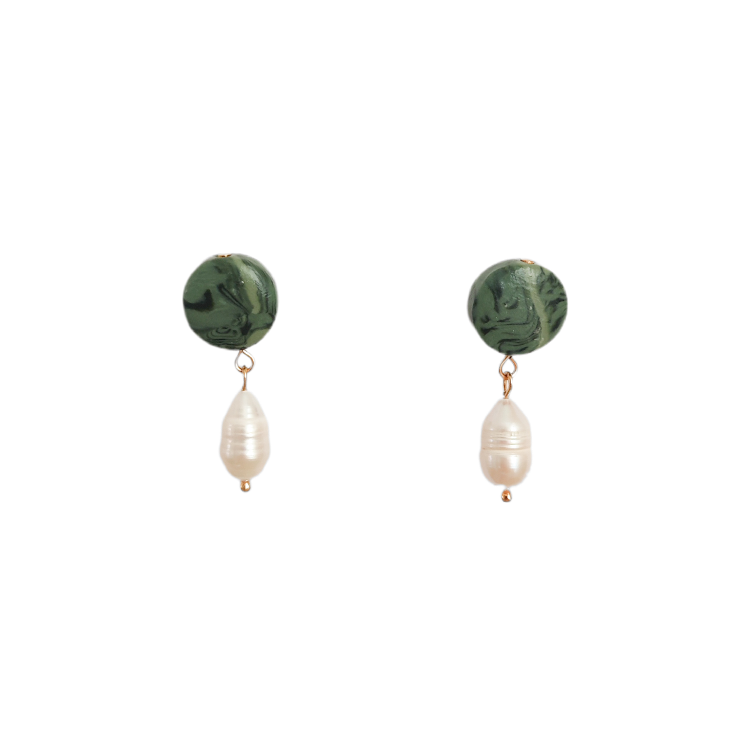 Pendientes Pequeños de Perlas y Arcilla