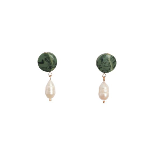 Pendientes Pequeños de Perlas y Arcilla